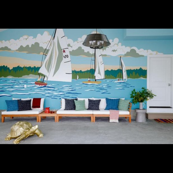 Meet your Posher, Monica - Picture 2 of 2